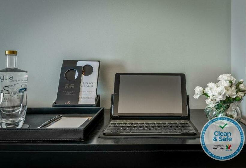 اتاق اجرایی, Moon & Sun Braga