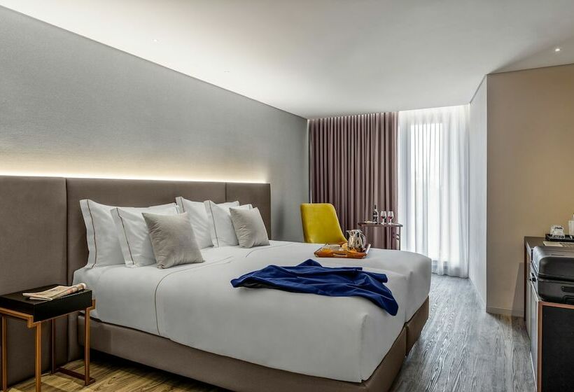 اتاق اجرایی, Moon & Sun Braga