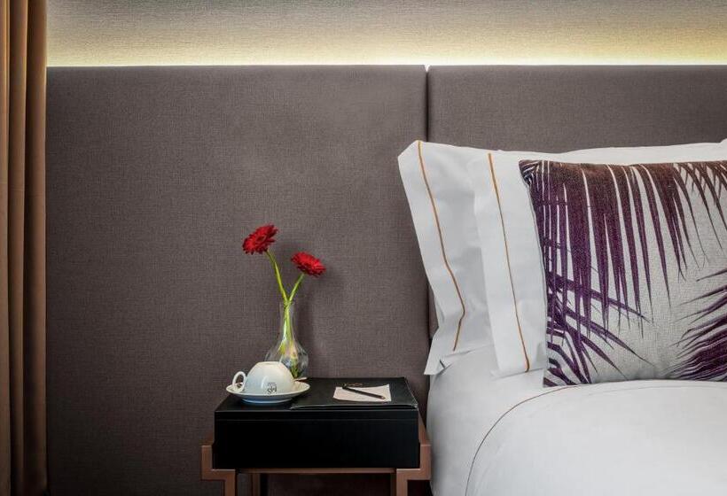 اتاق اجرایی, Moon & Sun Braga