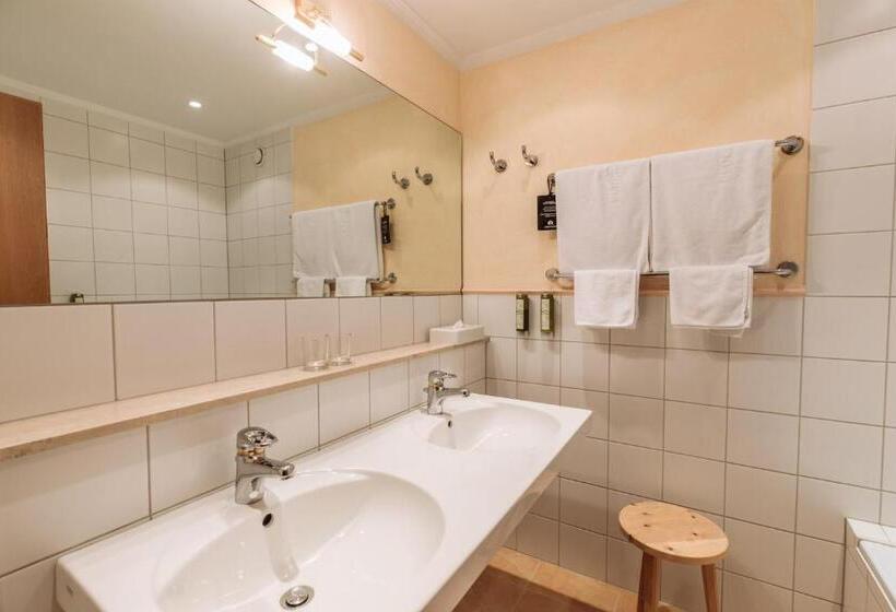 جناح جونيور, Nationalpark Lodge Grossglockner