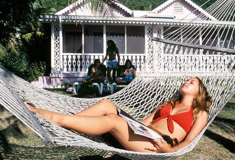 اتاق لوکس, Oualie Beach Resort