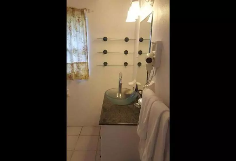 اتاق لوکس, Oualie Beach Resort