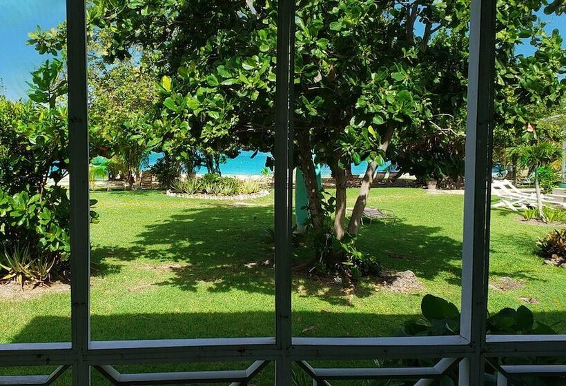 اتاق لوکس, Oualie Beach Resort