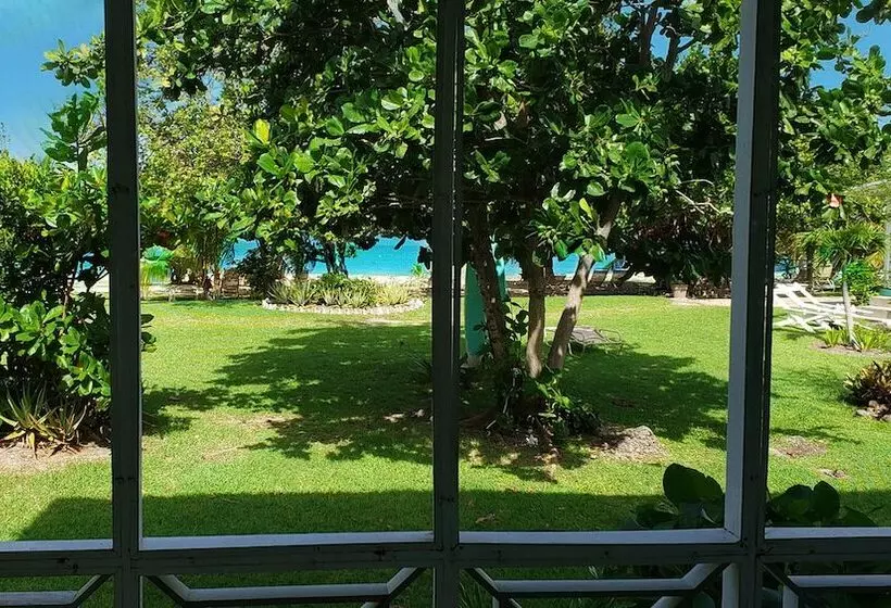 اتاق لوکس, Oualie Beach Resort