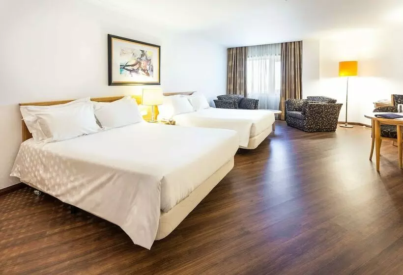 سوییت جونیور, Radisson Blu Hotel Lisbon