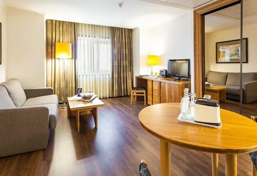 سوییت جونیور, Radisson Blu Hotel Lisbon