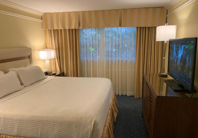 プールビュースイート, The Lago Mar Beach Resort And Club