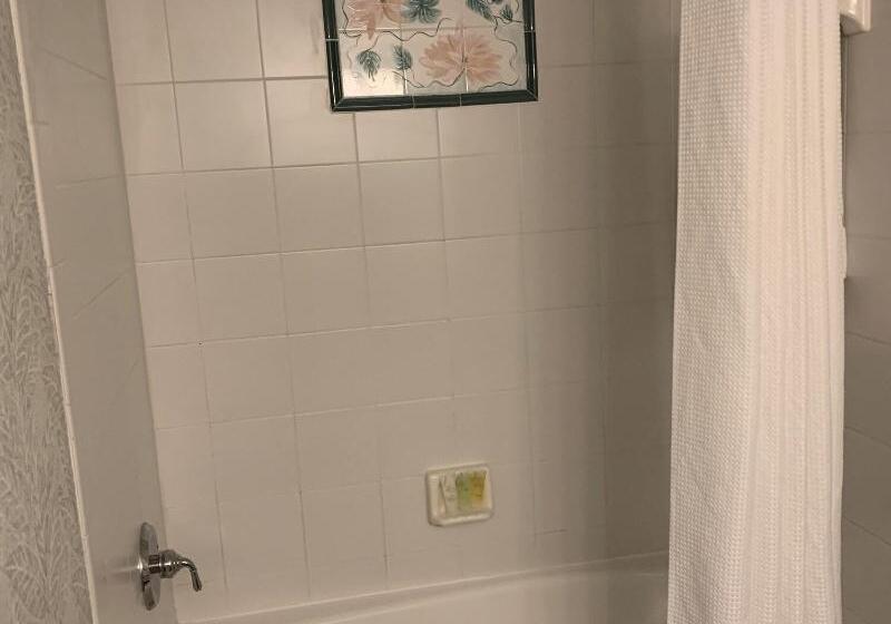 套房带泳池景, The Lago Mar Beach Resort And Club