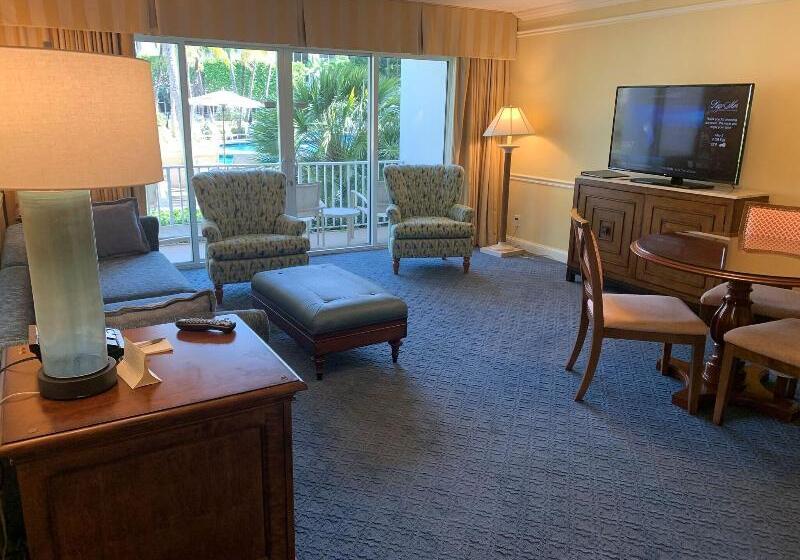 套房带泳池景, The Lago Mar Beach Resort And Club