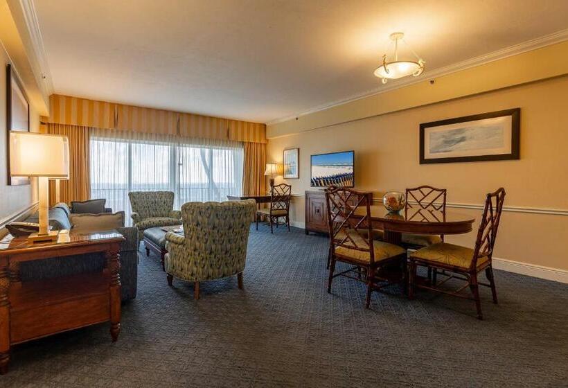 带大床的套房, The Lago Mar Beach Resort And Club