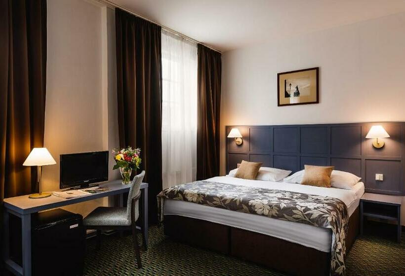 Quarto Triplo Superior, Central Hotel Prague