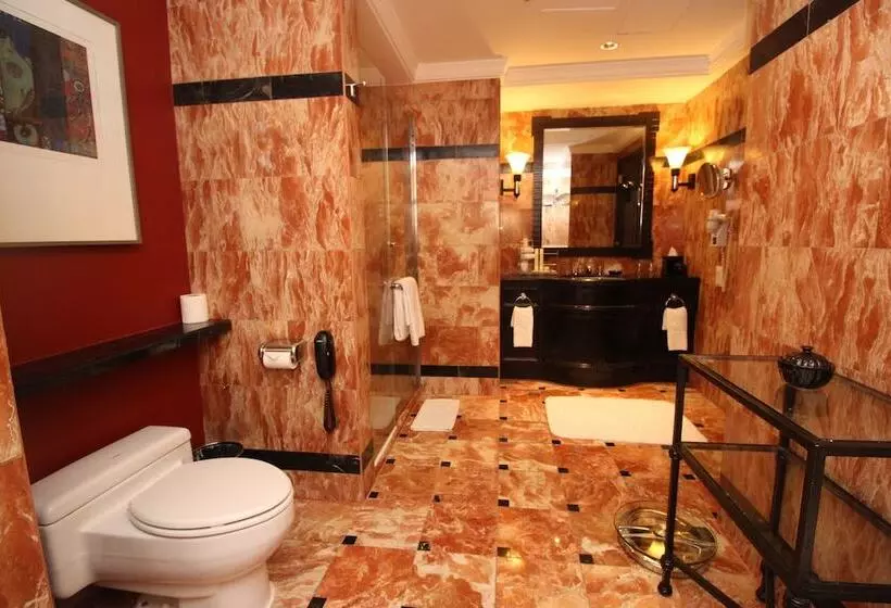 エクゼクティブスイート, Diamond Hotel Philippines