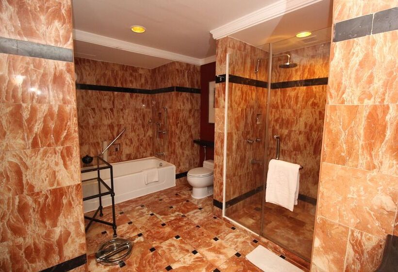 Президентский Люкс, Diamond Hotel Philippines