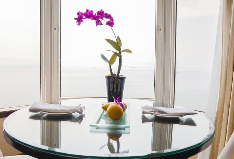 سوییت اجرایی, Diamond Hotel Philippines