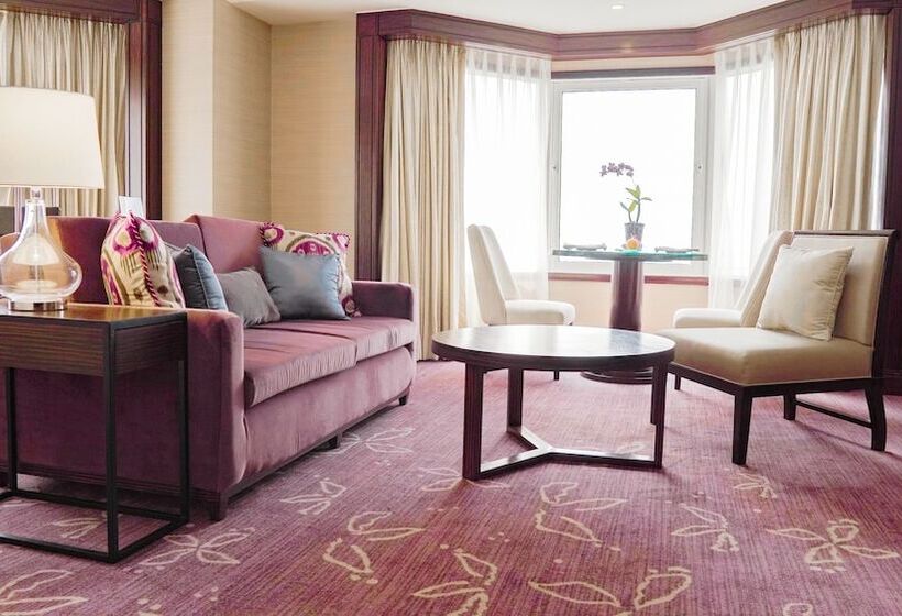 سوییت اجرایی, Diamond Hotel Philippines