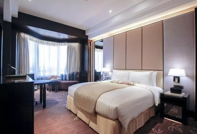 クラブルーム, Diamond Hotel Philippines