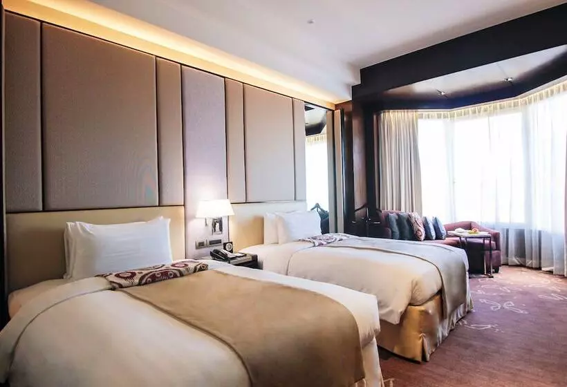 プレミアムルーム, Diamond Hotel Philippines