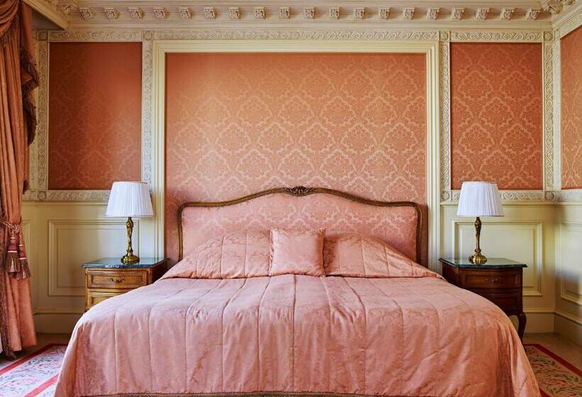 스위트 킹사이즈 침대, Grand Hotel Wien