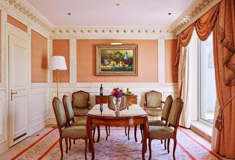 سوئیت با تخت بزرگ, Grand Hotel Wien