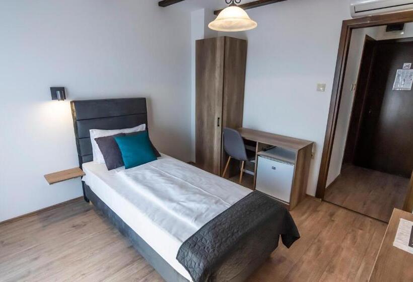 스탠다드 싱글 룸, Bacchus