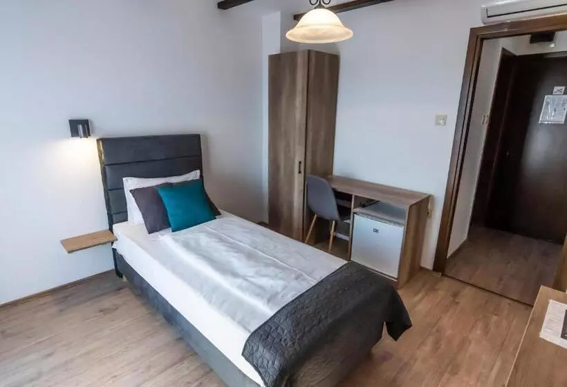 اتاق استاندارد یک نفره, Bacchus