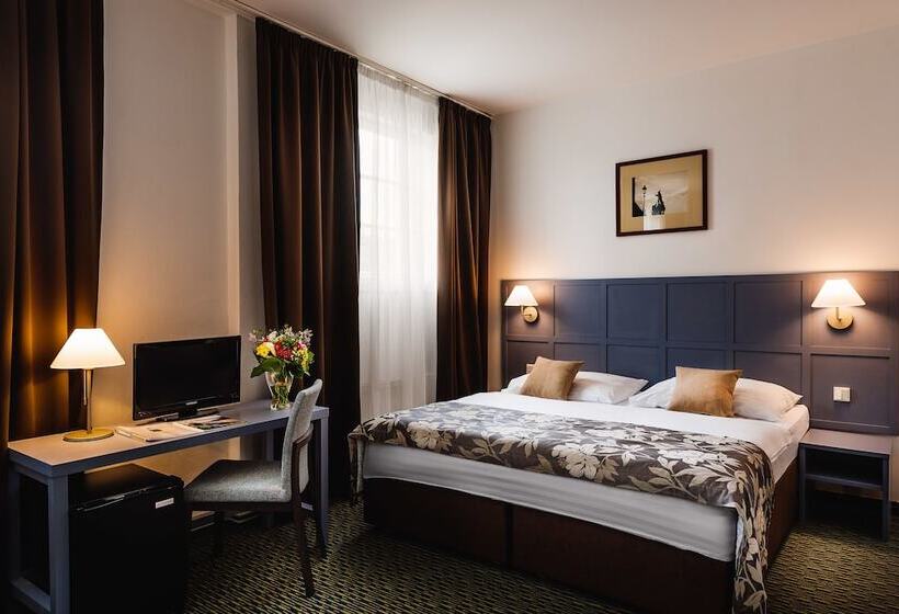 Quarto Triplo Superior, Central Hotel Prague