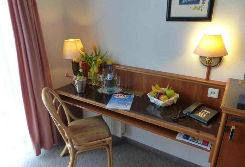 اتاق استاندارد چهار تخته, Dorotheenhof