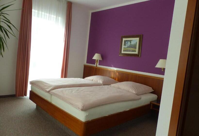 اتاق استاندارد سه نفره, Dorotheenhof