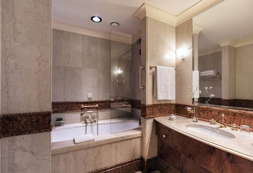 Premium Room City View, Grand Hotel Wien