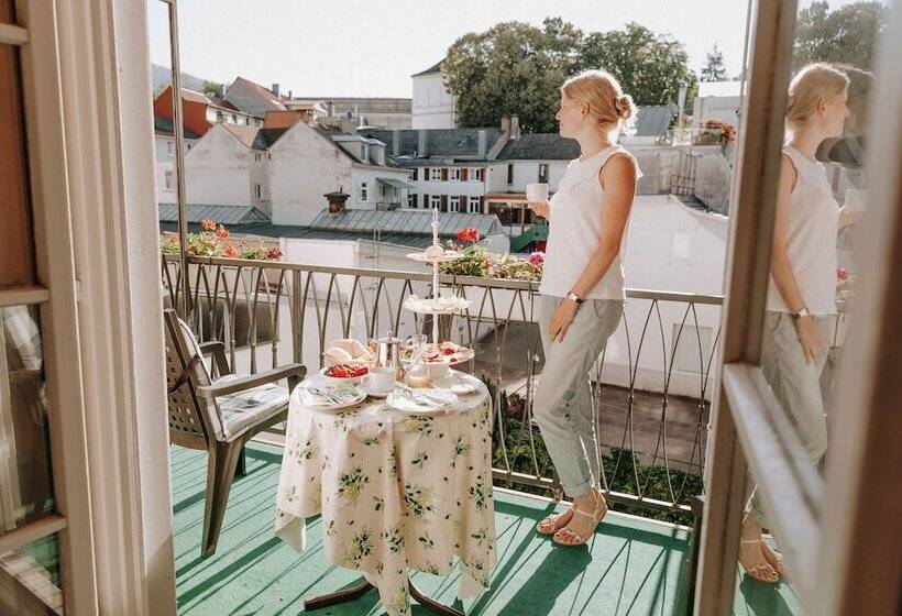 חדר קומפורט, Huber S