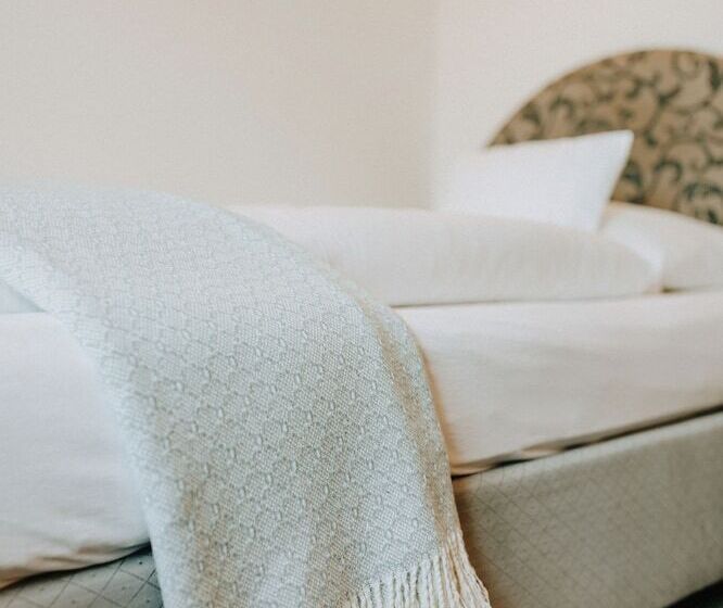 חדר סטנדרט יחיד, Huber S