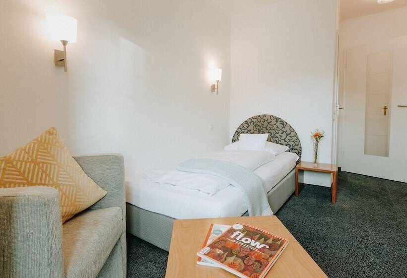 חדר סטנדרט יחיד, Huber S