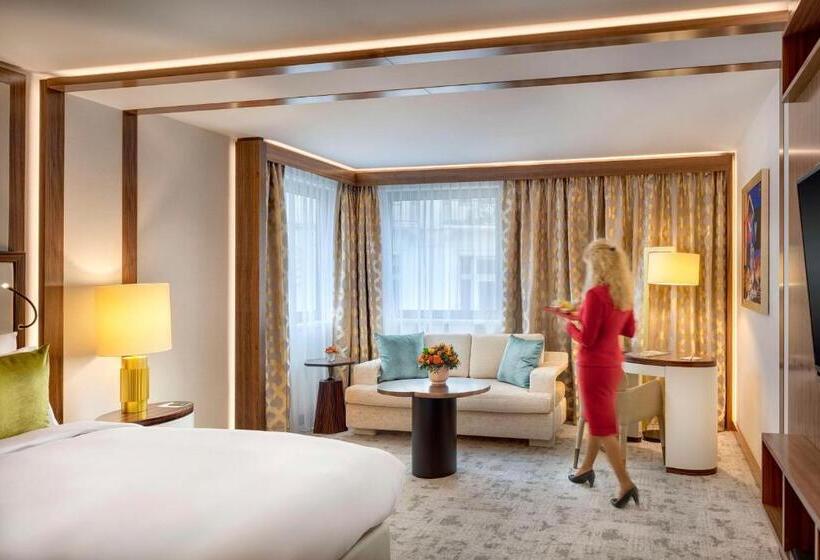 Номер Deluxe, Kempinski Hotel Corvinus Budapest