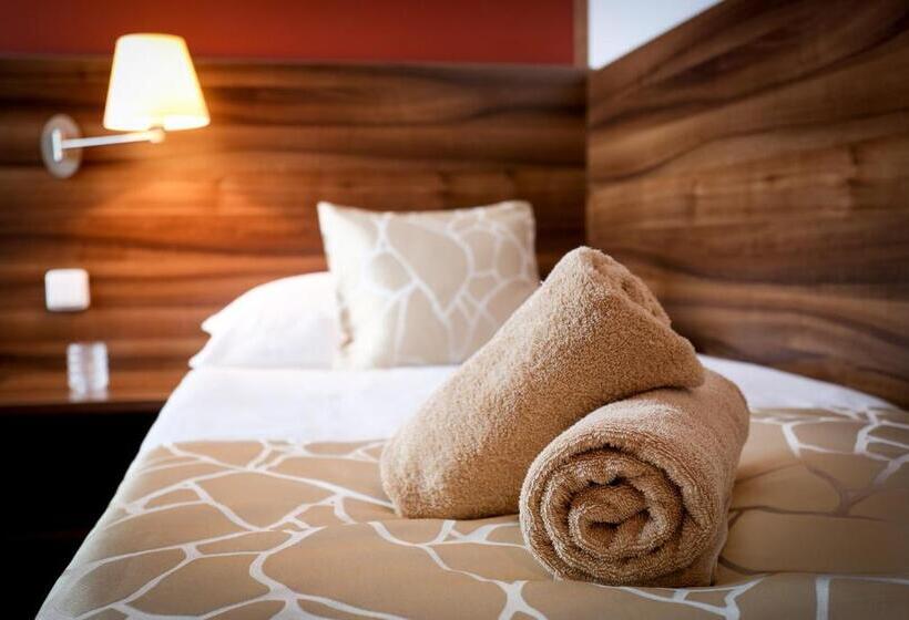 غرفة قياسية فردية, Palcát