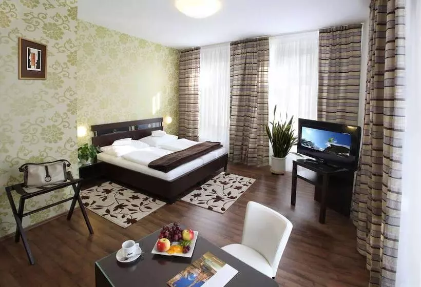 Suite, Trinity
