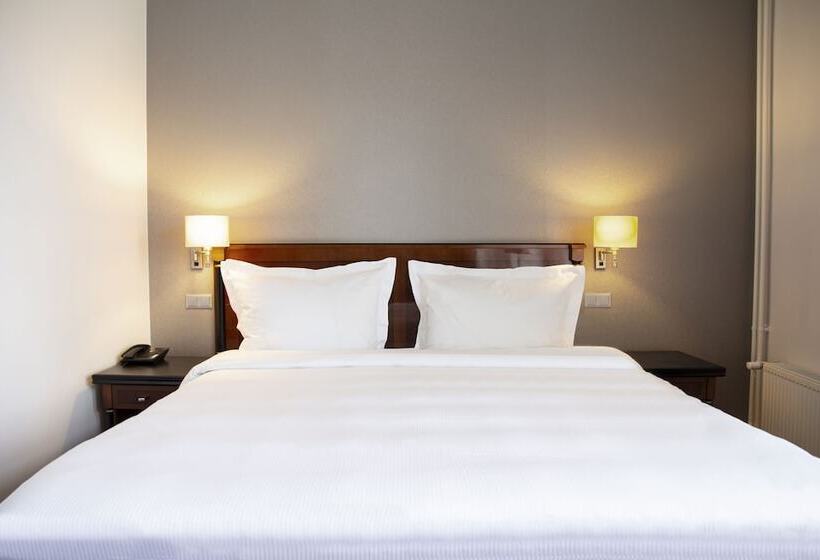 اتاق پرمیوم, Radisson Collection Astorija Hotel, Vilnius