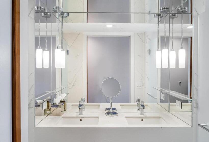 전망 디럭스룸 킹침대, 33 Hotel, New York City, Seaport