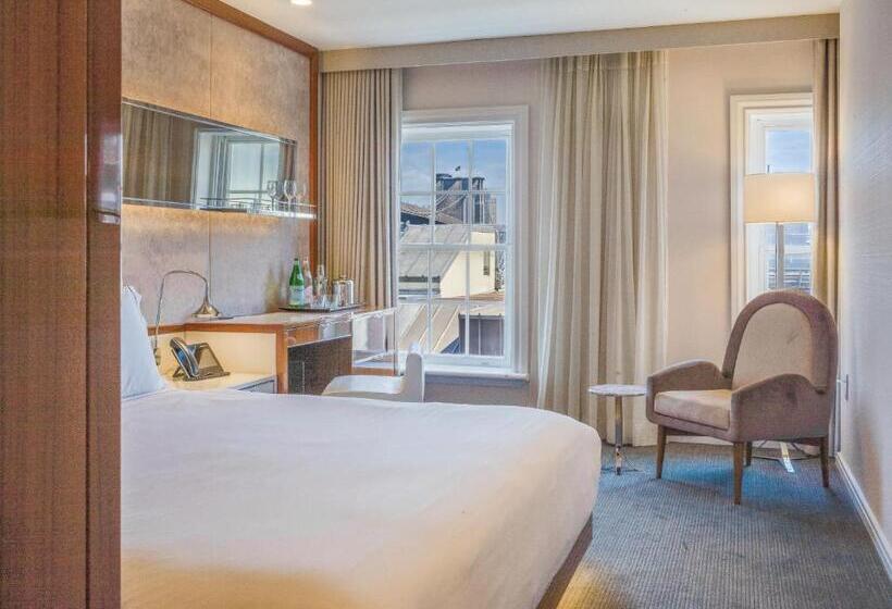 带观景和大床的豪华房间, 33 Hotel, New York City, Seaport