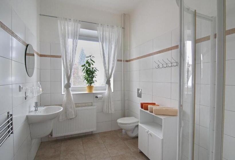 Четырехместный Номер Стандарт, Atlas