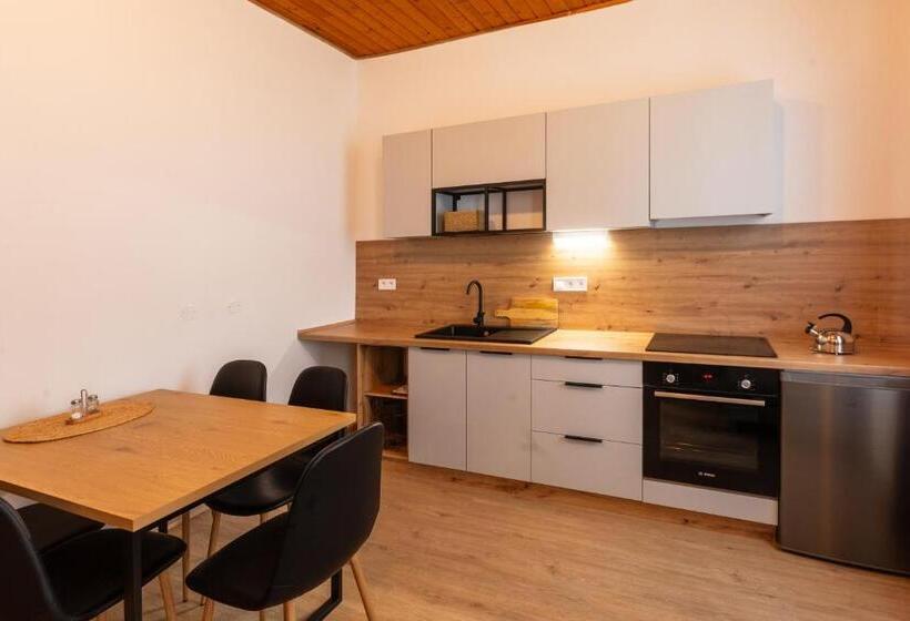 Апартаменты 1 Спальня, Atlas