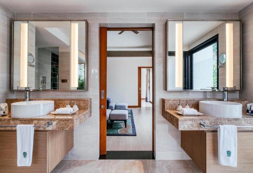 דירת שלושה חדרים, Banyan Tree Phuket