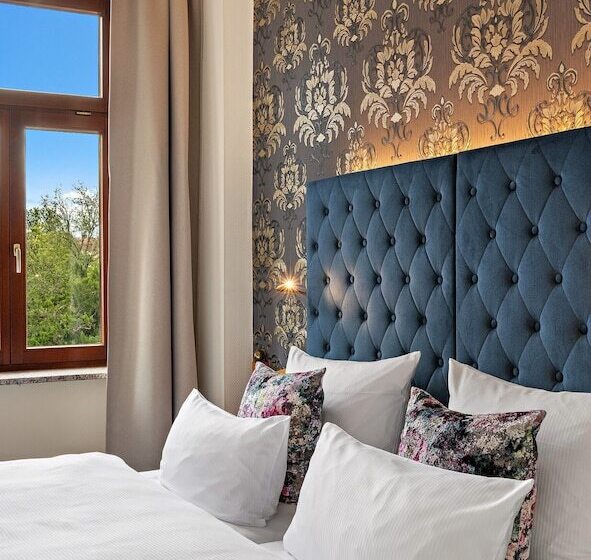 스탠다드 룸, Bayerischer Hof Dresden