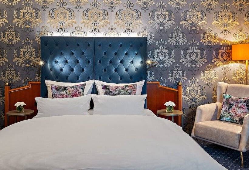 스탠다드 룸, Bayerischer Hof Dresden