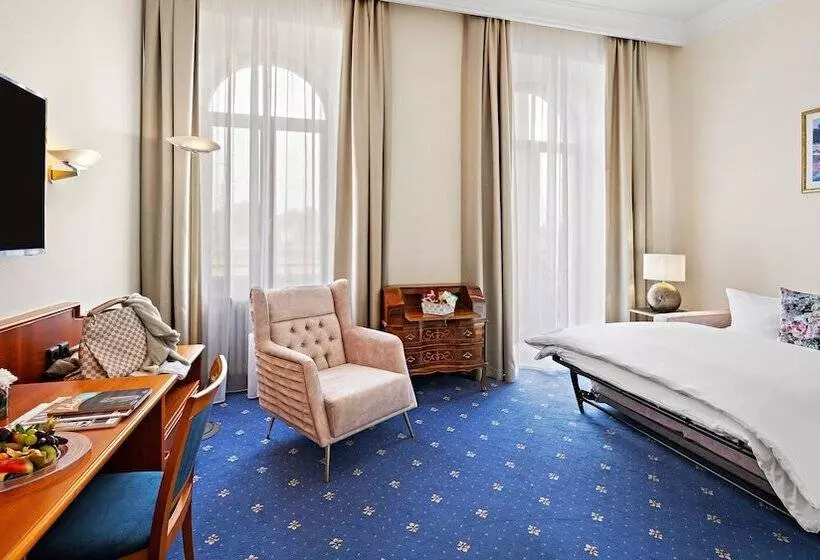 سوییت, Bayerischer Hof Dresden