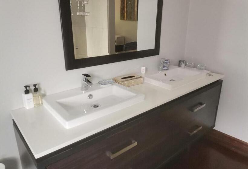 Номер Стандарт, Rosebank Lodge Guesthouse By Claires