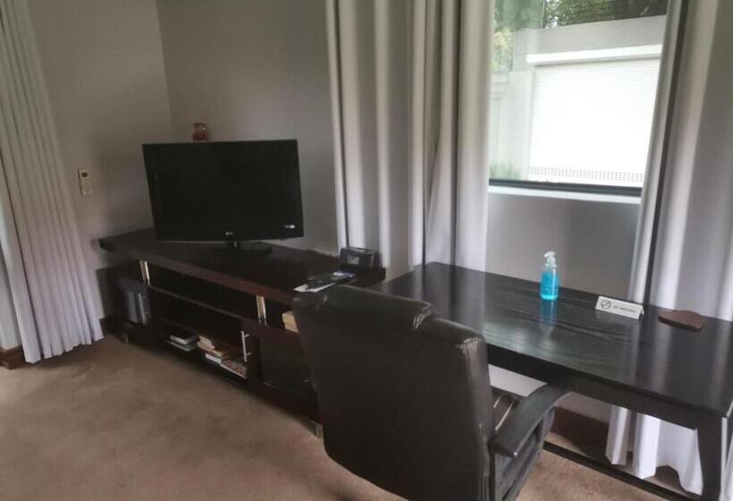 Номер Стандарт, Rosebank Lodge Guesthouse By Claires