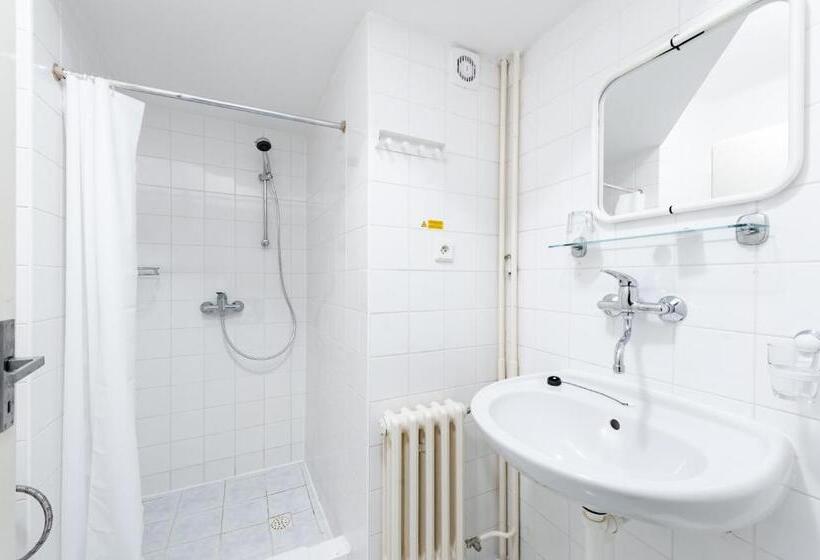 Quarto Triplo Comfort, Horni Pramen