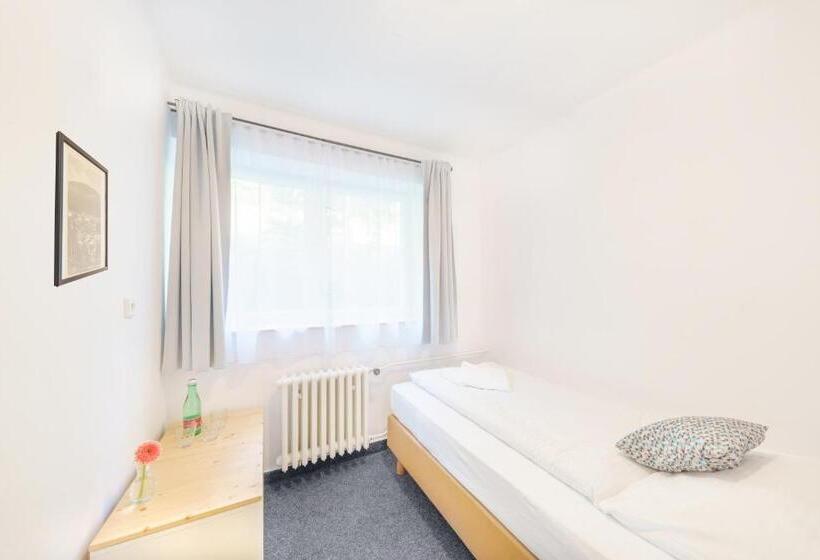 חדר קומפורט לשלושה, Horni Pramen