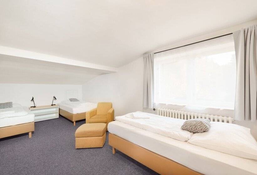 דירת שני חדרים, Horni Pramen