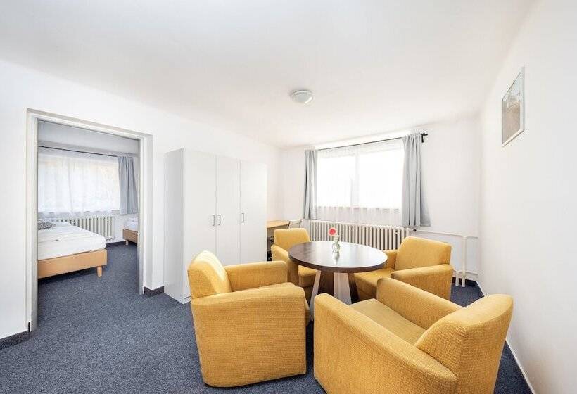 דירת שני חדרים, Horni Pramen